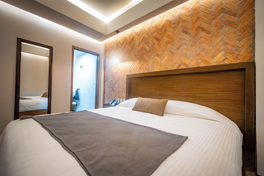 STANDARD, KING BED