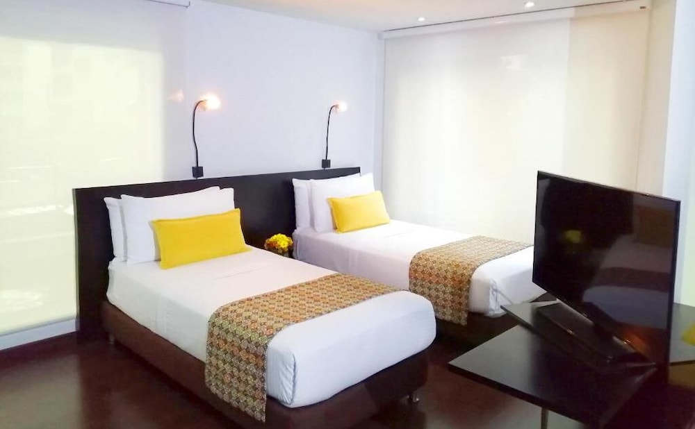 SUPERIOR, TWIN BEDS