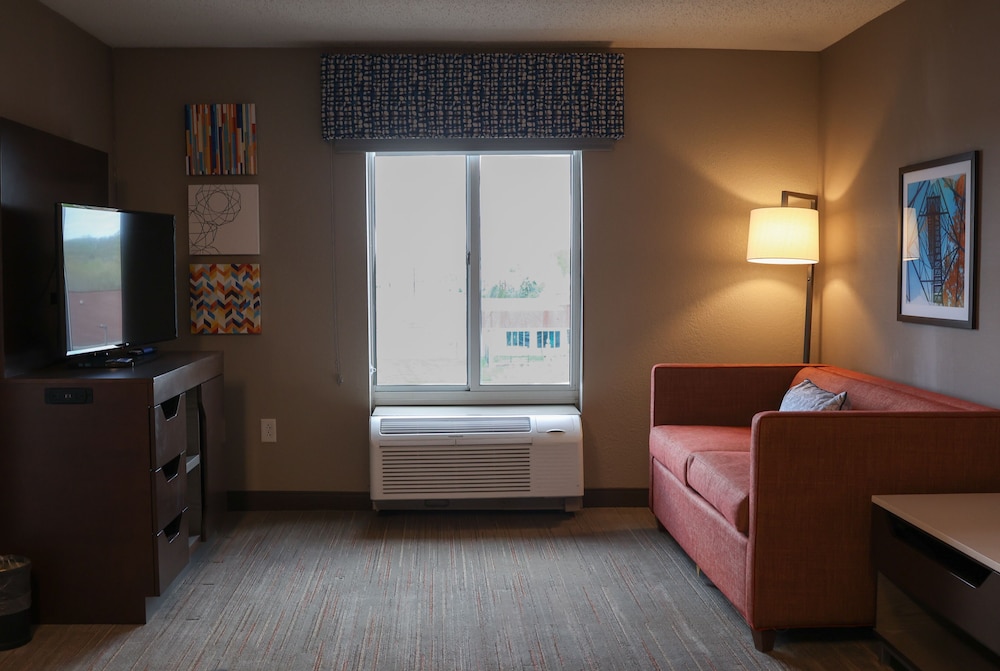 Hampton Inn Suites Scottsburg 64/82