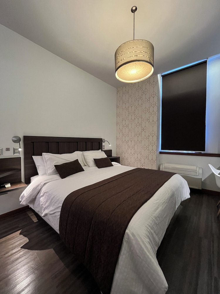 Su Merced Hotel Boutique 17/89