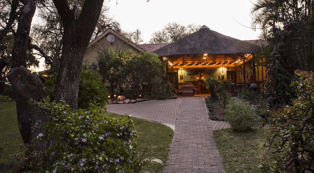 Sunbird Lodge - Guest House 8/40