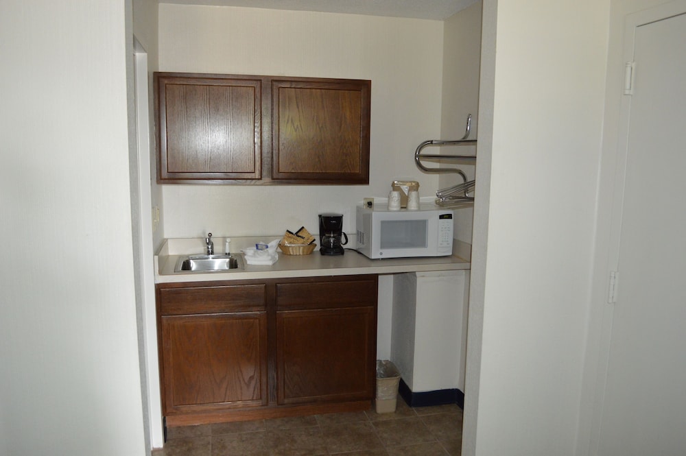 Bluegrass Extended Stay Hotel 41/57