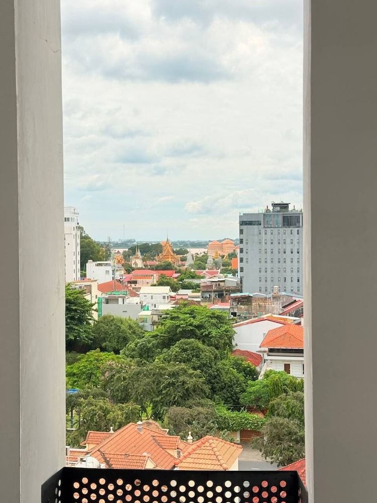 Aquarius Hotel Urban Resort Phnom Penh 63/66