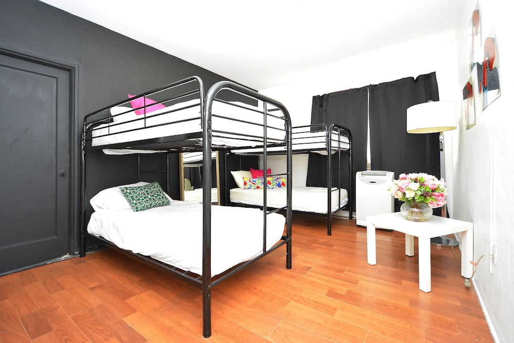 South Beach Rooms and Hostel 11/48