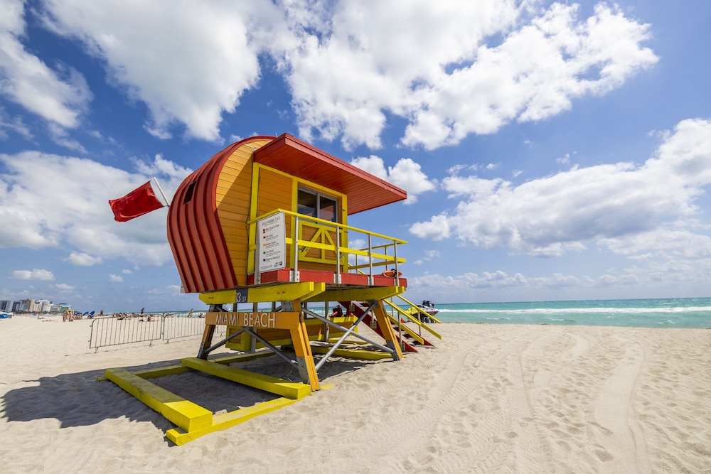 SUITES ON SOUTH BEACH 60/65