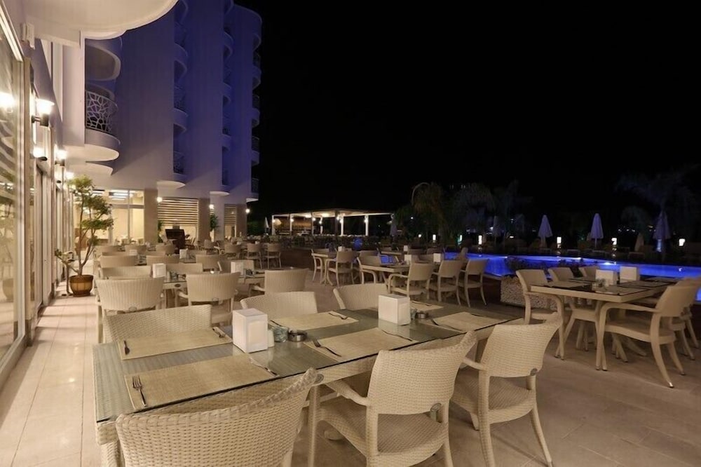 Marpessa Blue Beach Hotel 35/50