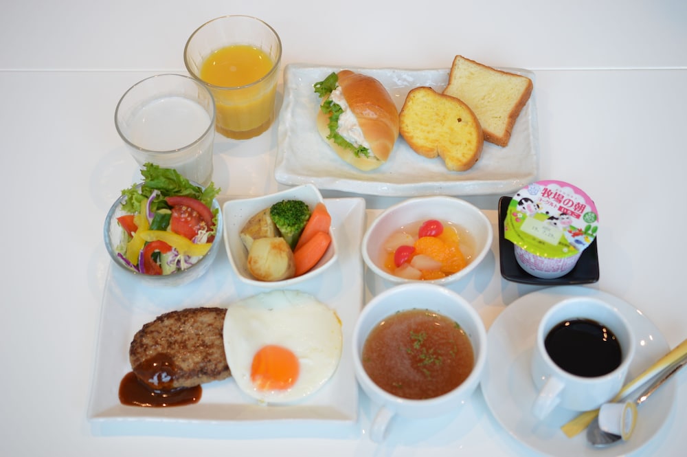 Queen's Hotel Chitose 48/58
