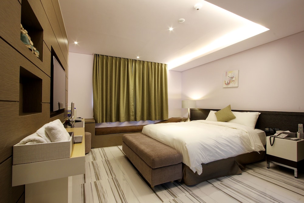 Royal Prime Hotel 6/50
