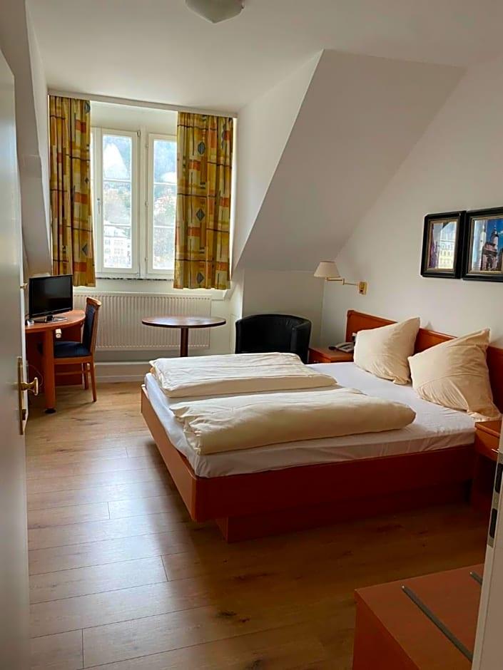 Hotel Vier Jahreszeiten 8/36