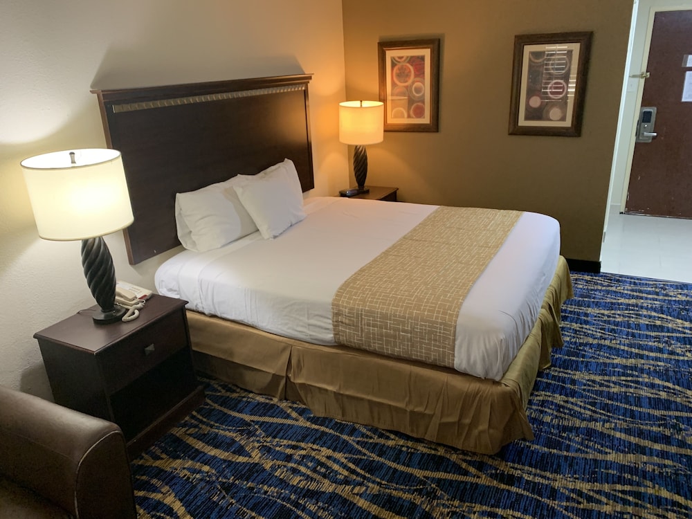 Travelodge by Wyndham Odessa 18/30