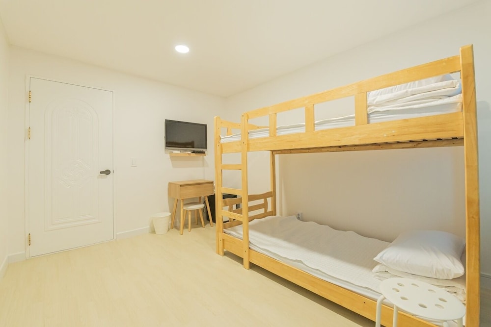 James Blue Guesthouse - Hostel 14/36
