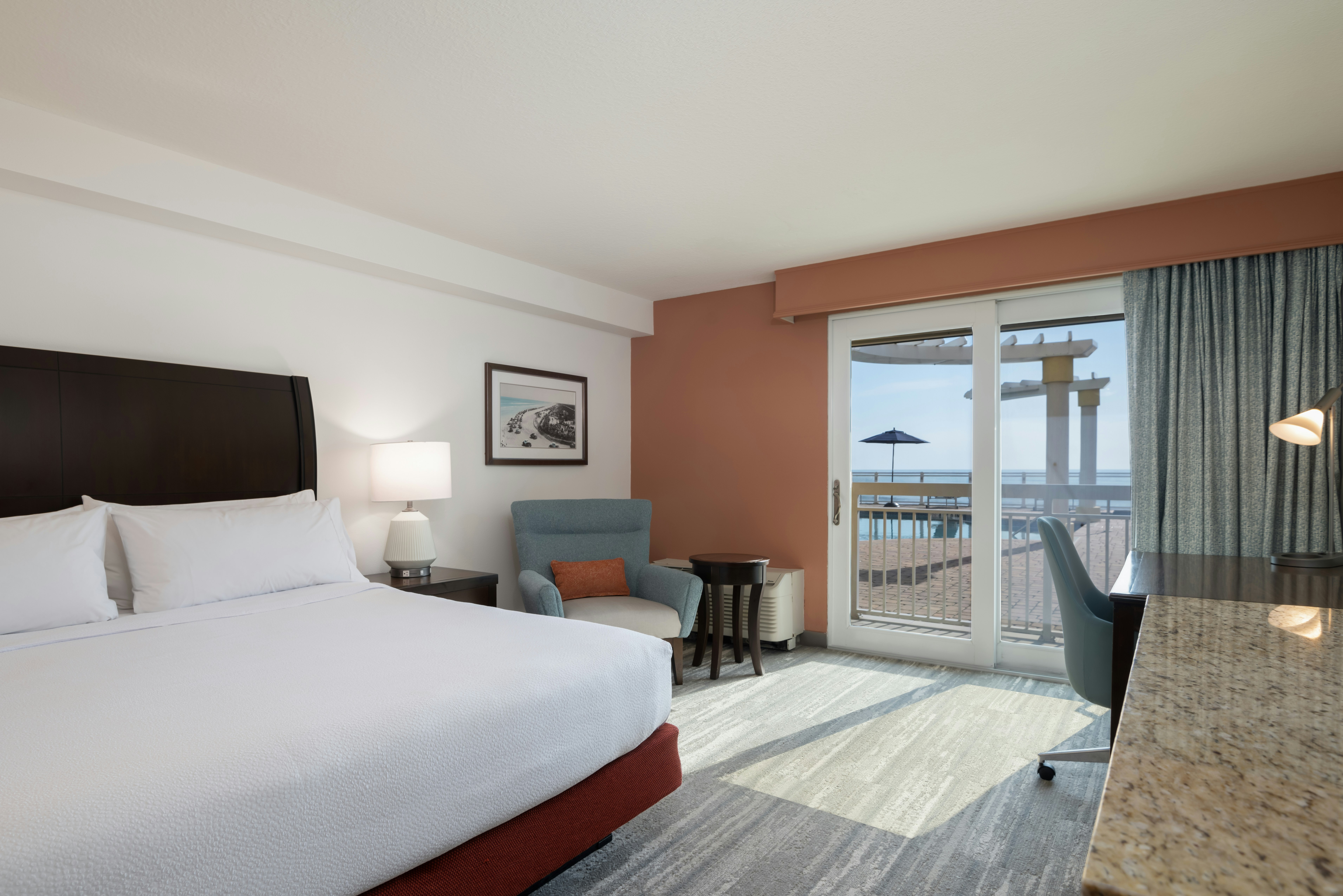 ROOM, KING BED, POOL VIEW