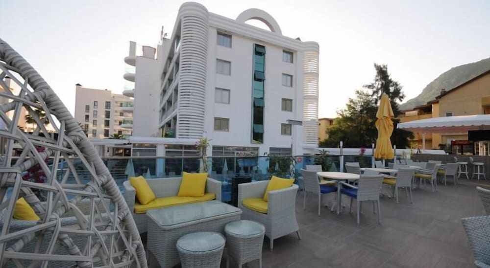 Idas Hotel - Adults Only 16/19