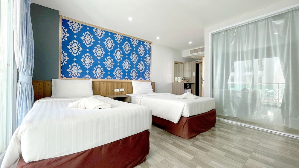 Dragon Beach Resort 25/55
