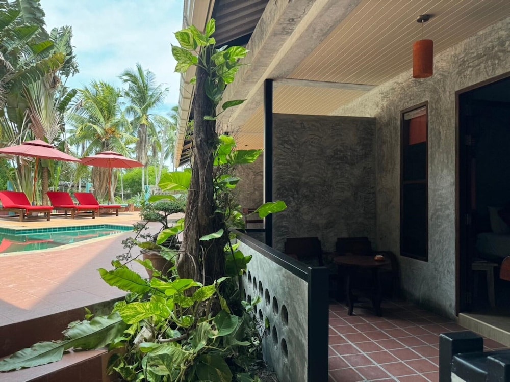 Araya Boutique Hotel 64/69