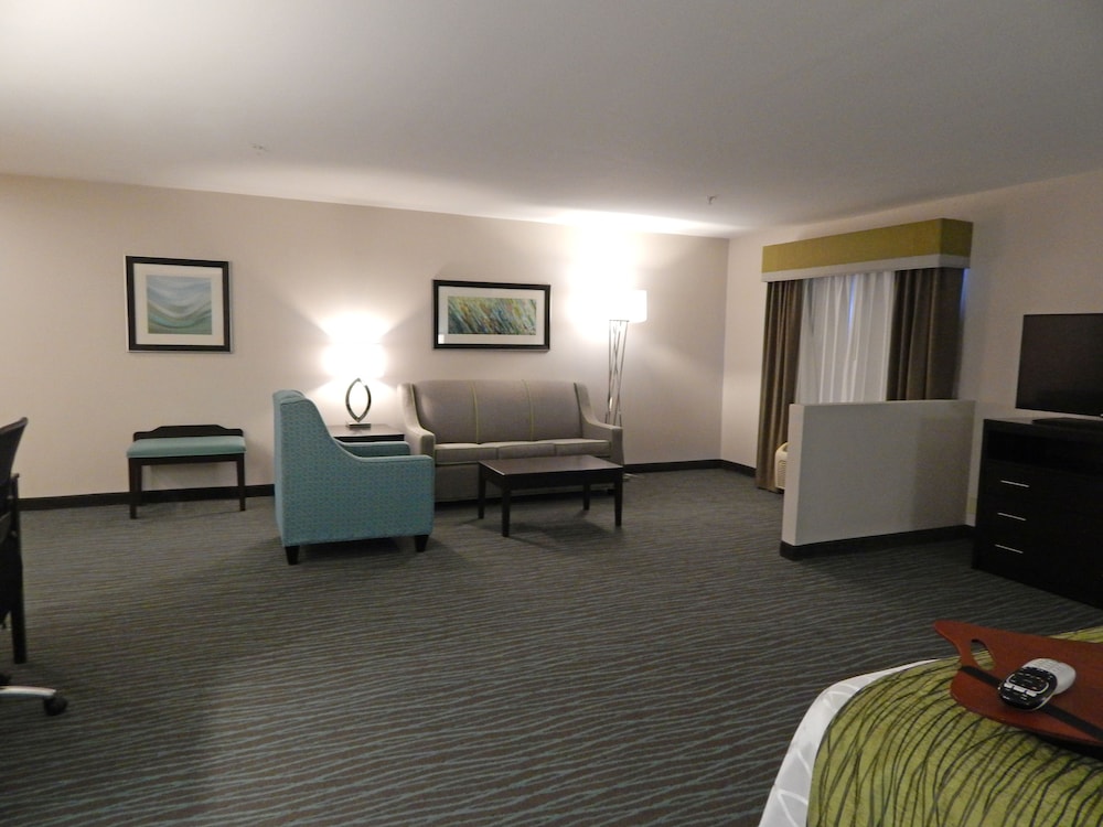 Ramada by Wyndham Burkburnett / Wichita Falls 45/65