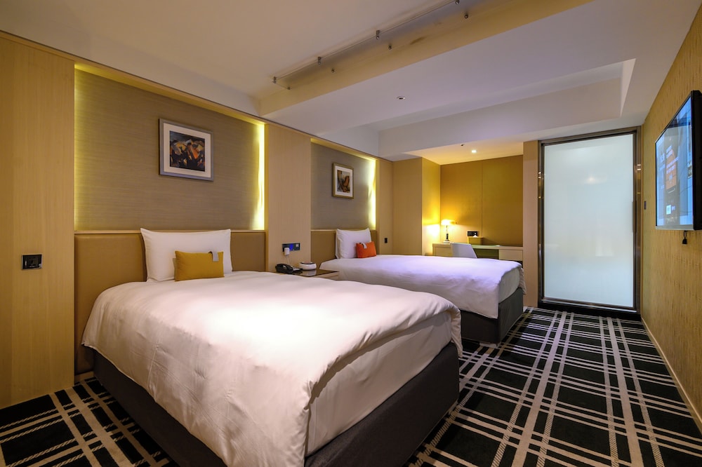 ROOM, TWIN BEDS, NO VIEW