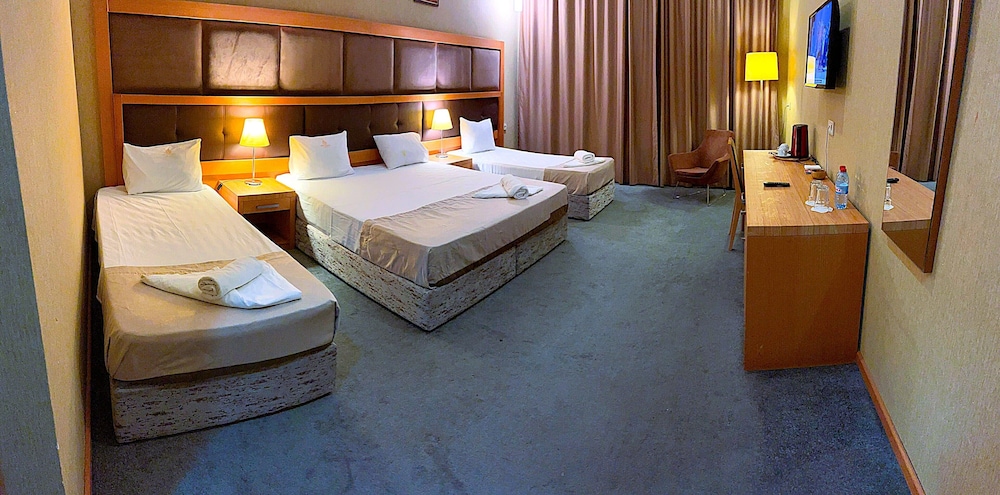 ROOM, QUADRUPLE, CITY VIEW, POOL ACCESS