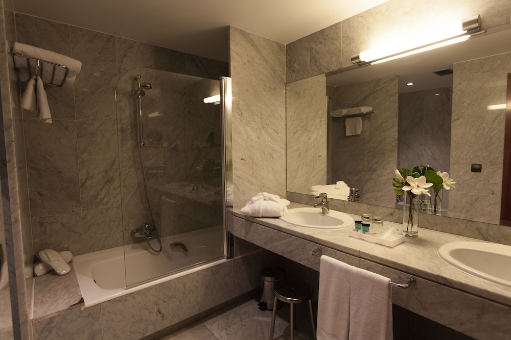 Hotel Conqueridor Ex Medium 8/72