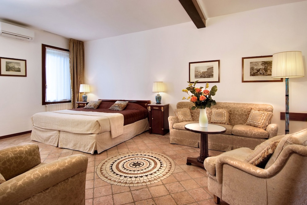 500 Bed And Breakfast 24/30