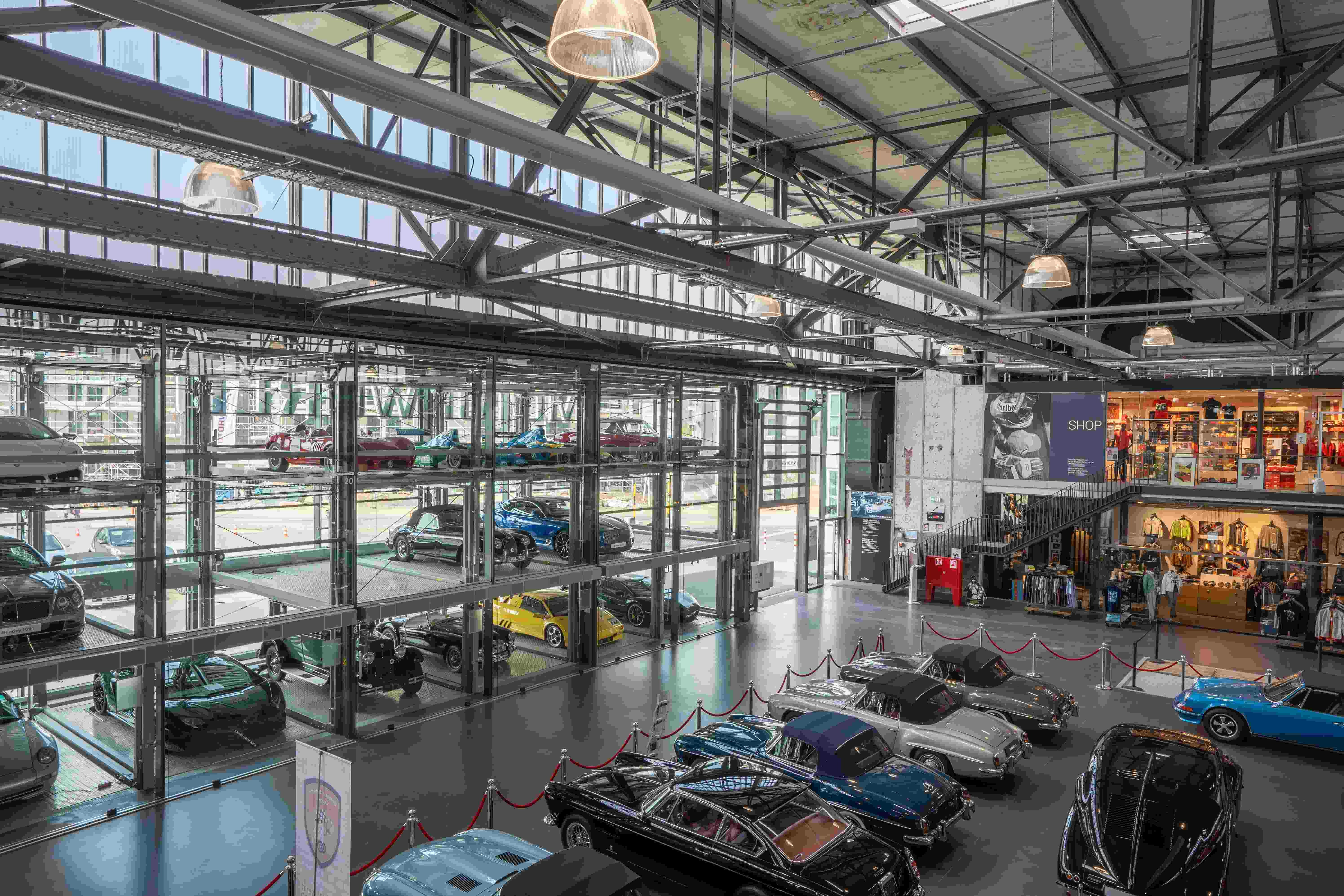 V8 Hotel Koln @ Motorworld 30/34