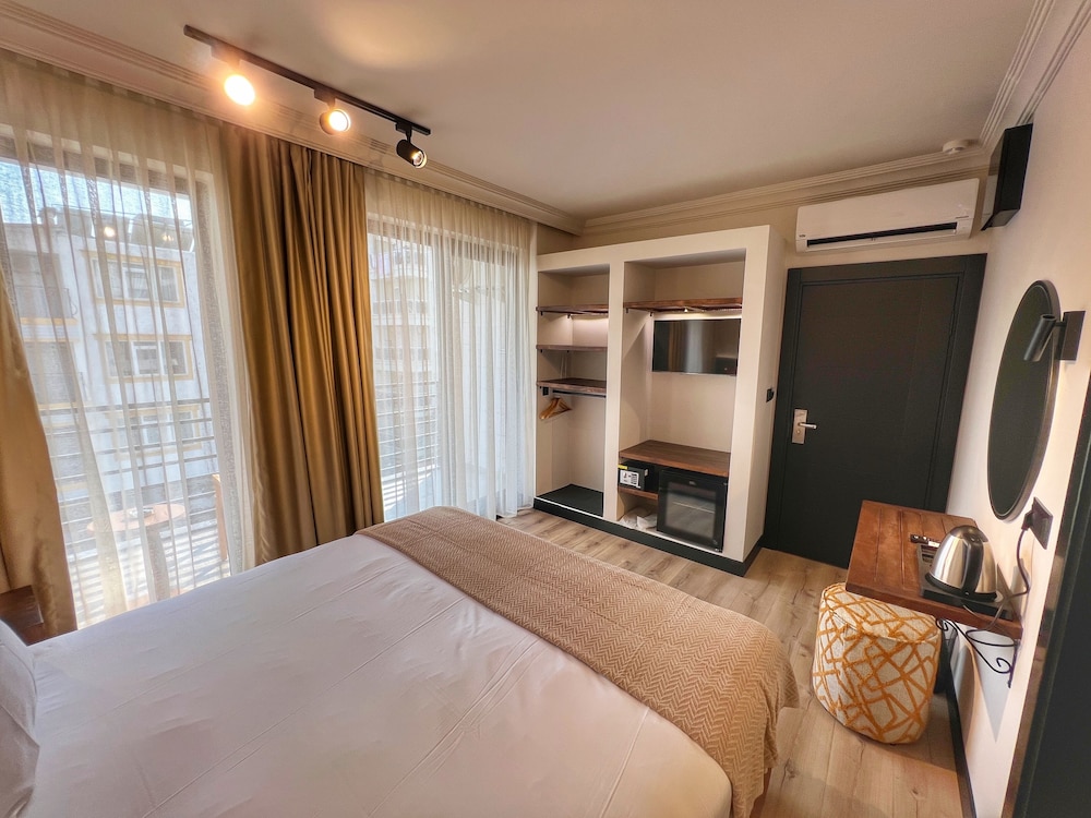 North Point Hotel 9/49