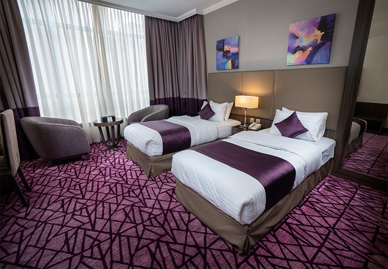 DELUXE, TWIN BEDS