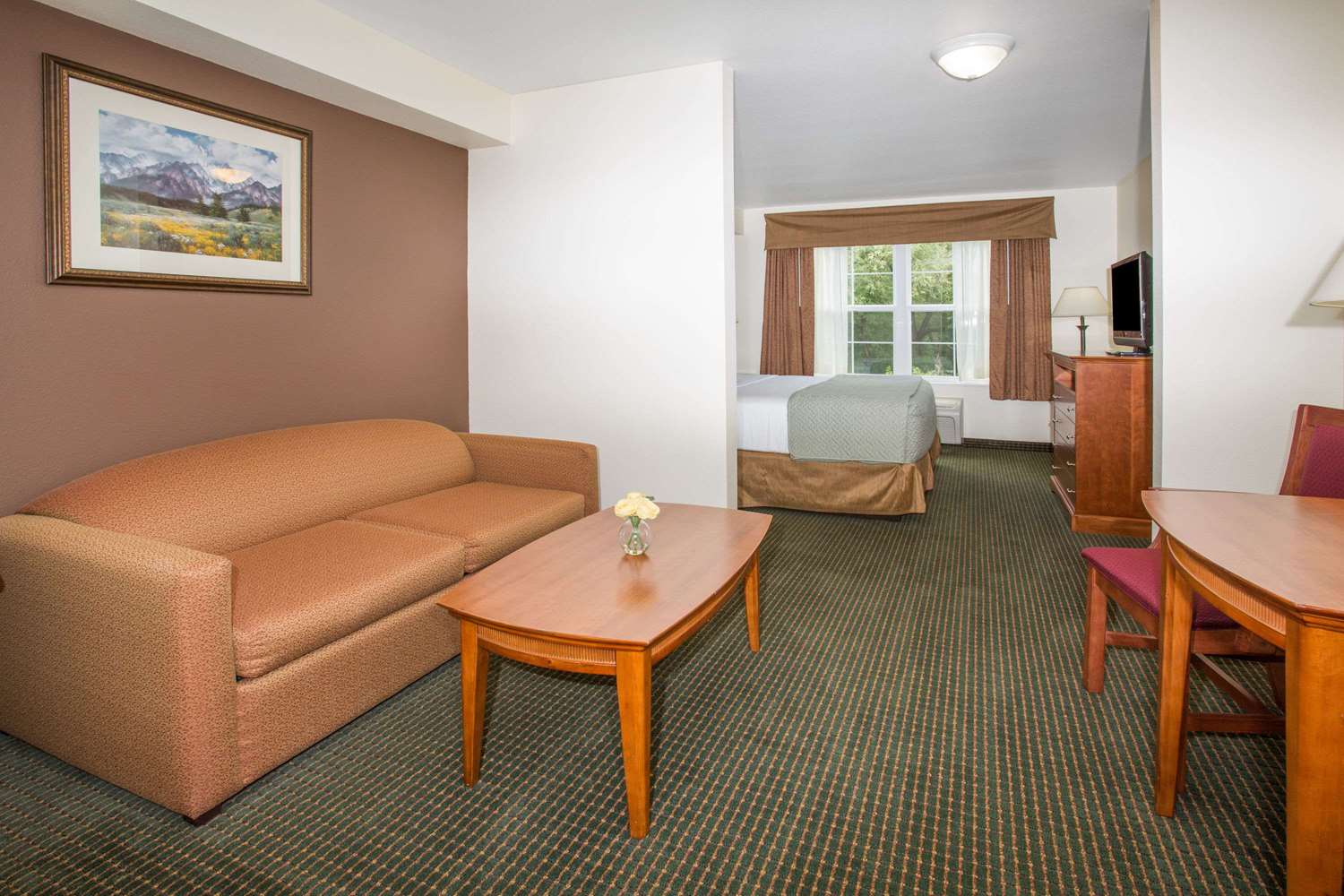 Days Inn By Wyndham Manitou Springs 28/42