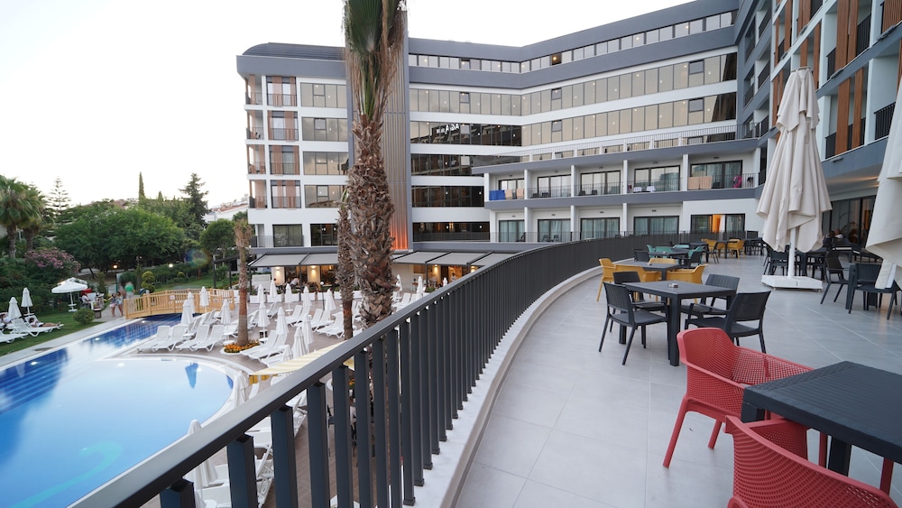 The Raga Side - Adults Only - All inclusive 41/49