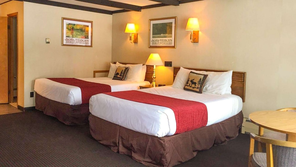 ADIRONDACK LODGE OLD FORGE 17/55