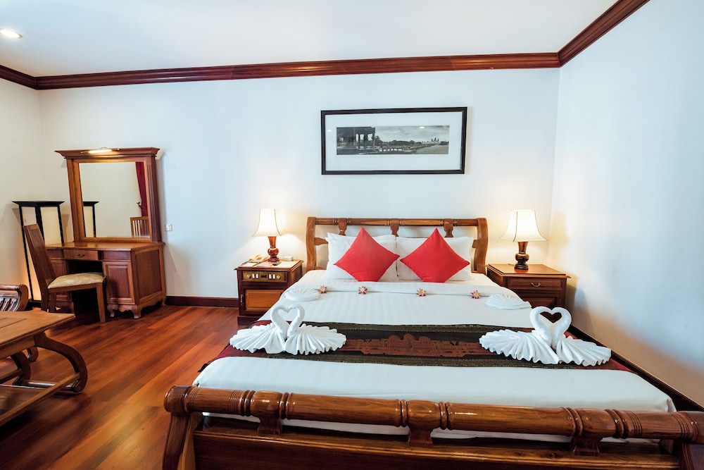 EXECUTIVE, SUITE