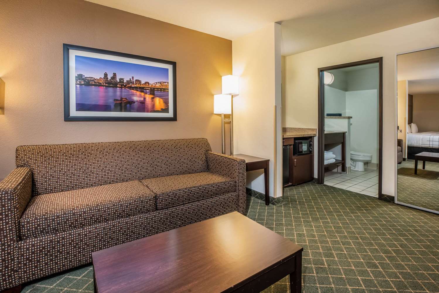 La Quinta Inn & Suites by Wyndham Portland Airport 30/43