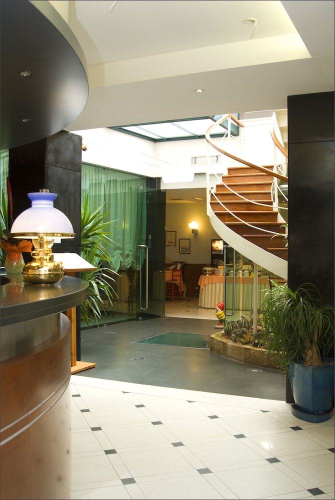 Piccolo Hotel 8/56