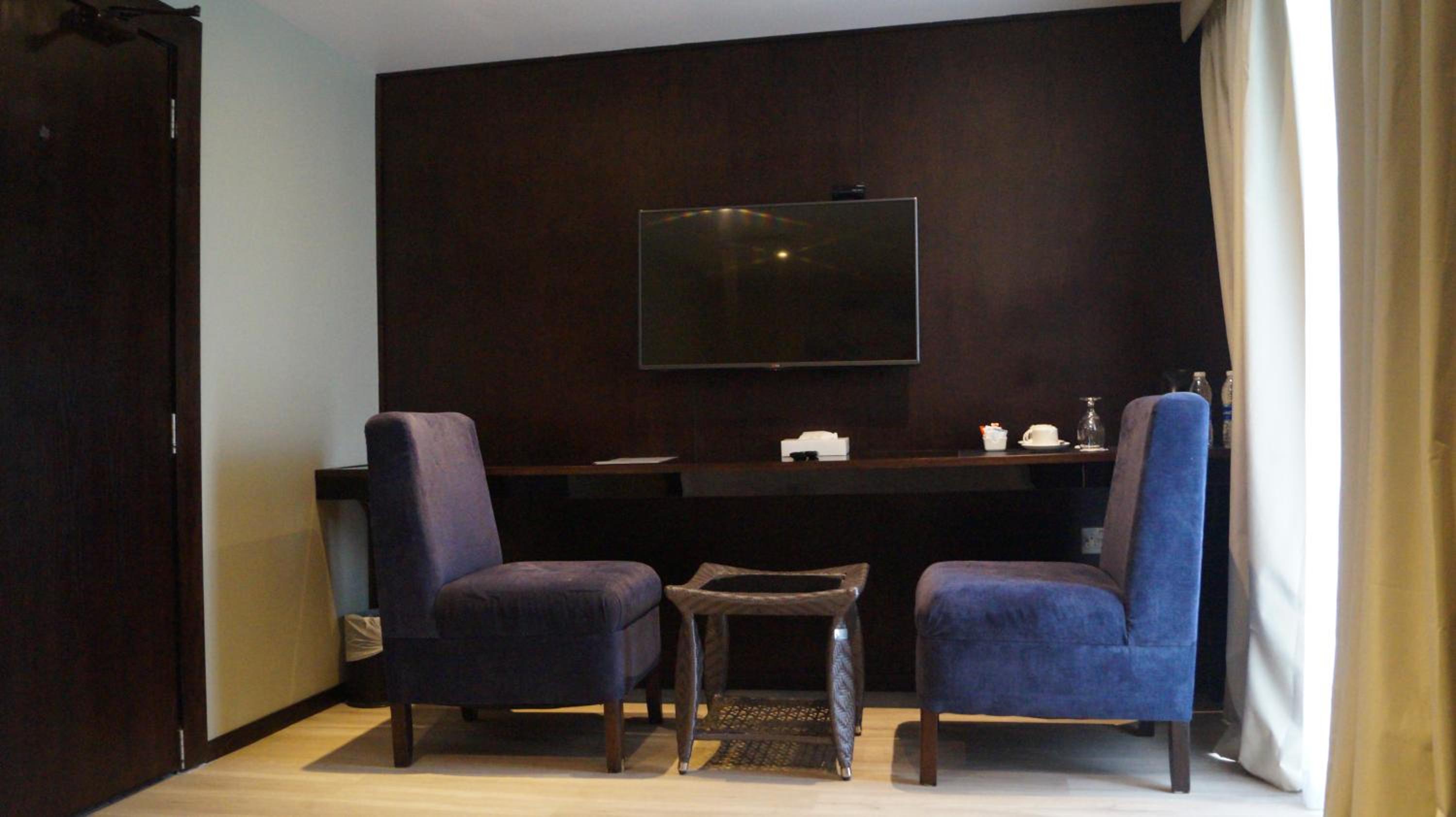 C Hotel 38/49