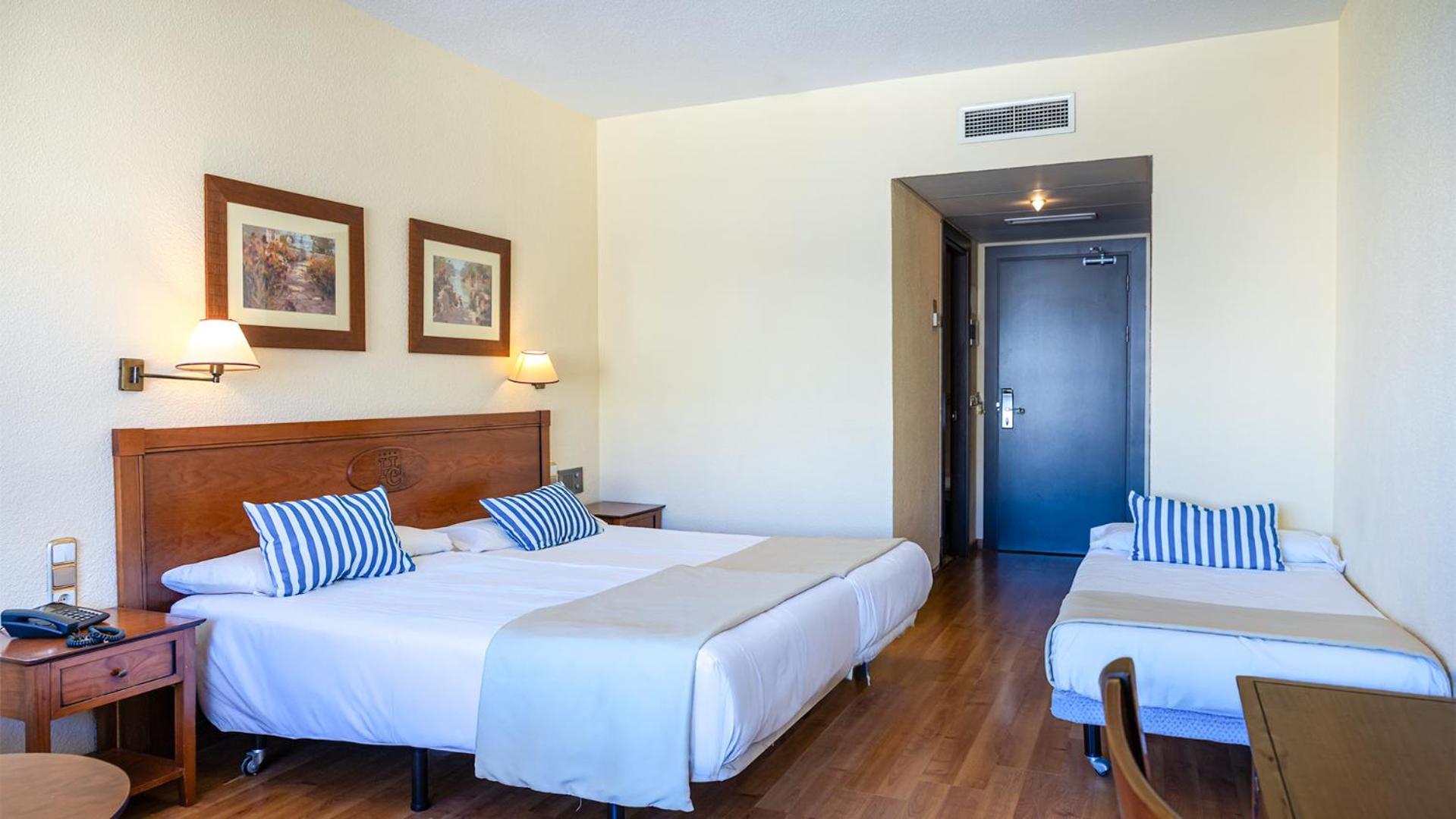 غرفة ثلاثية، Leonardo Hotel Torremolinos Costa del Sol 3/4