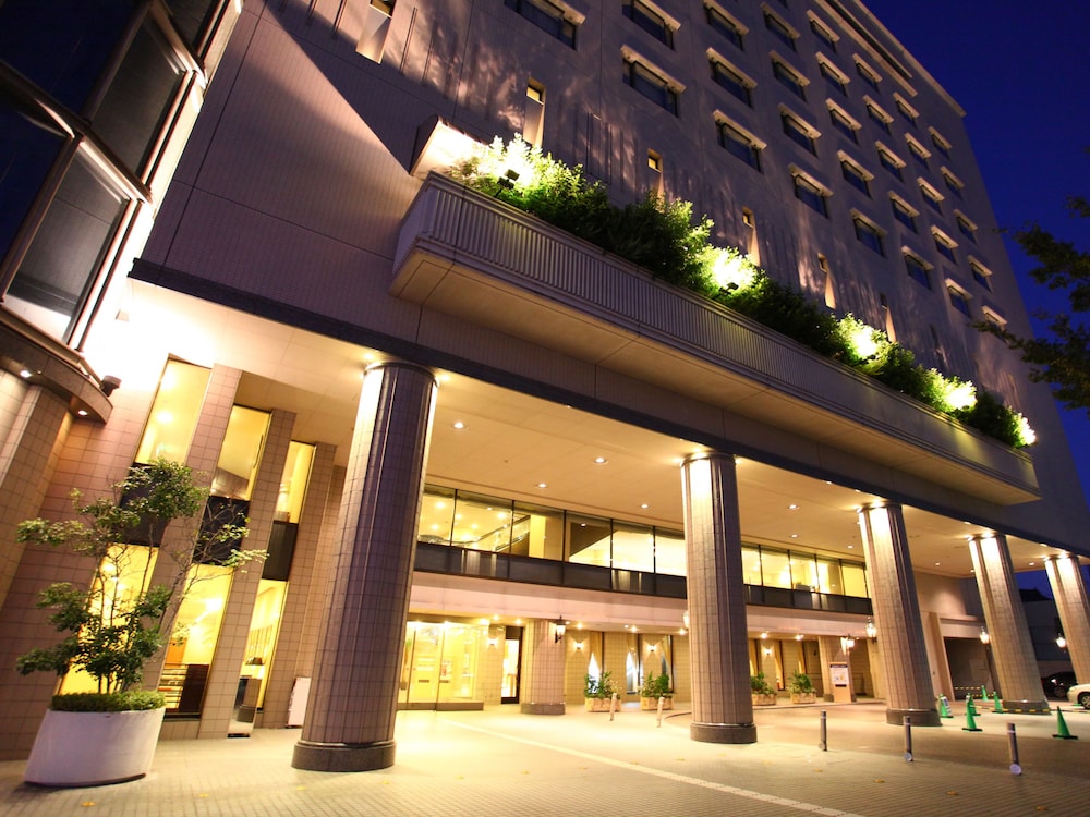 Hotel Crown Palais Chiryu 1/69