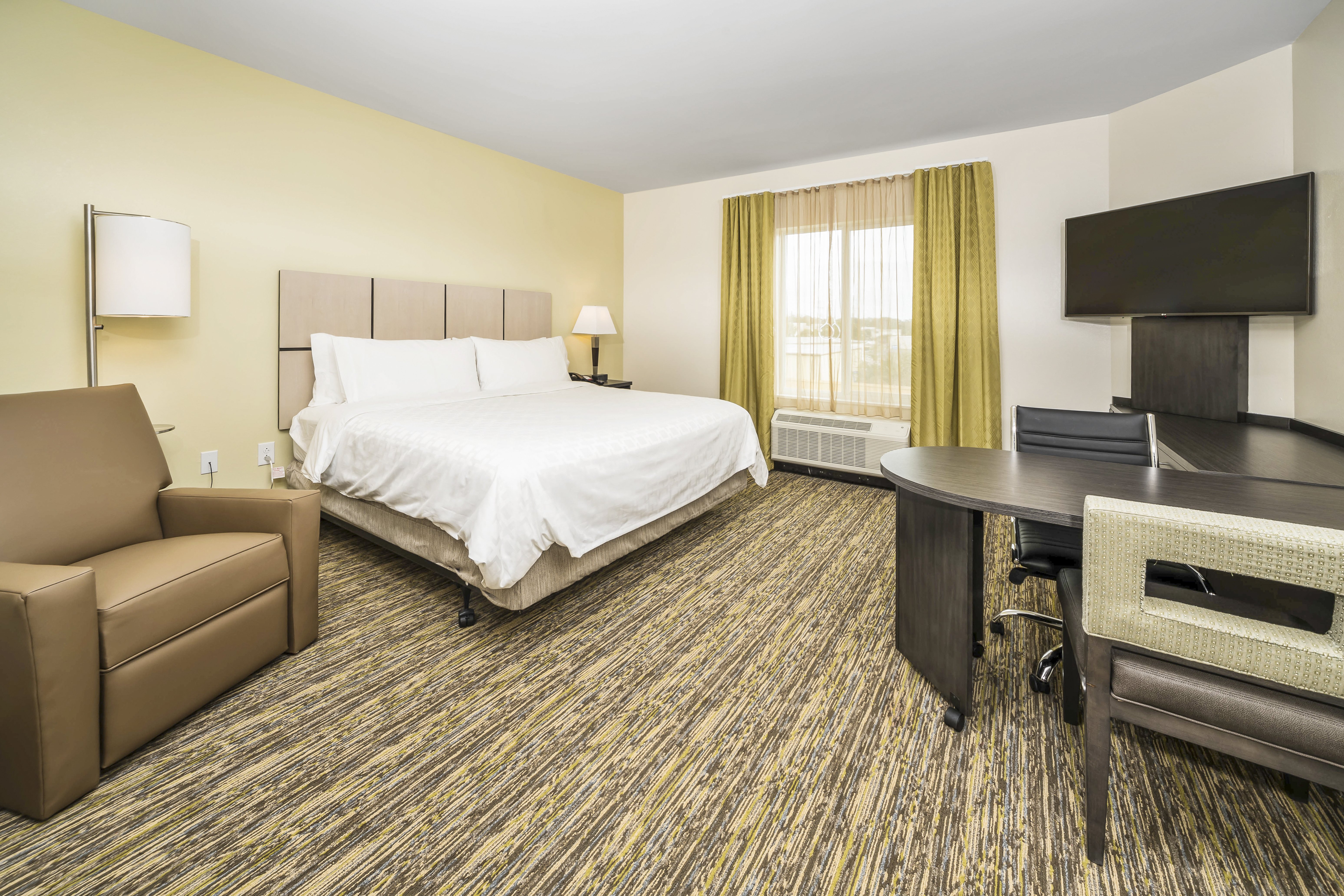 Studio, Suite, King Bed, Accessible