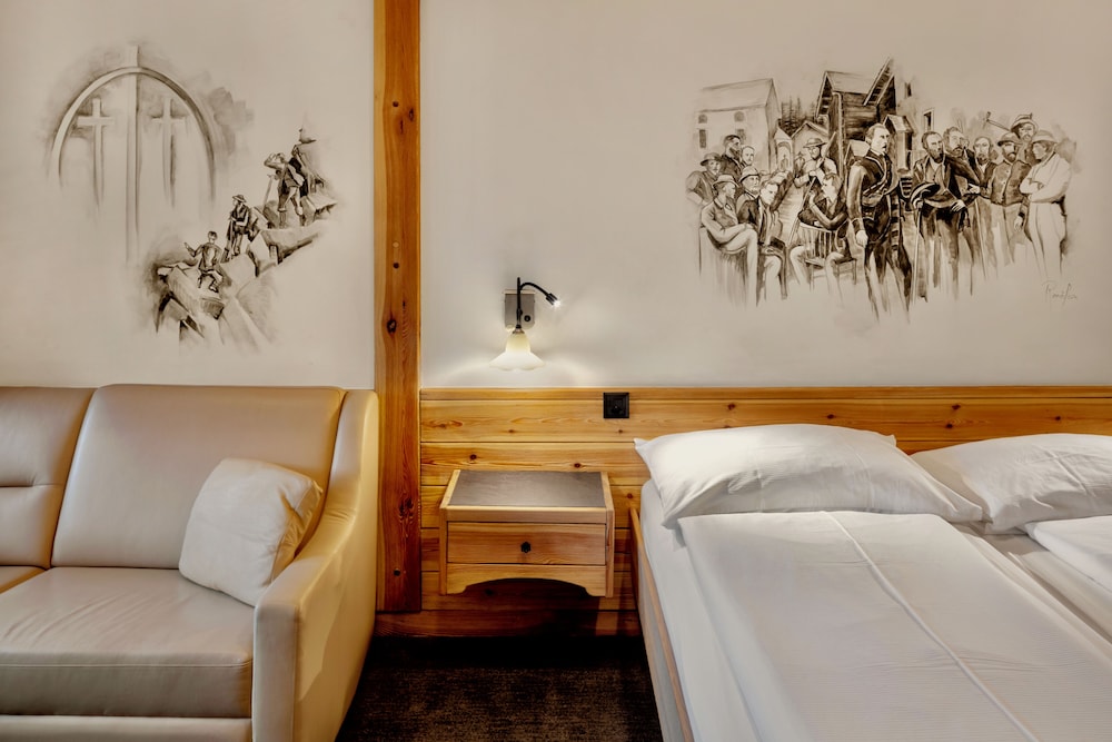 MATTERHORN, DELUXE, TWIN BEDS, MOUNTAIN VIEW
