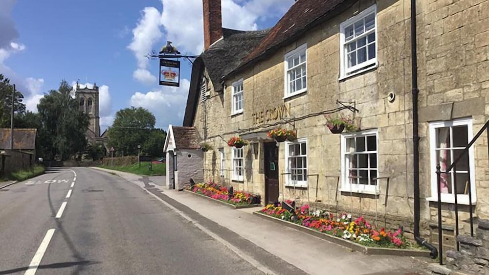 The Crown Inn 38/44
