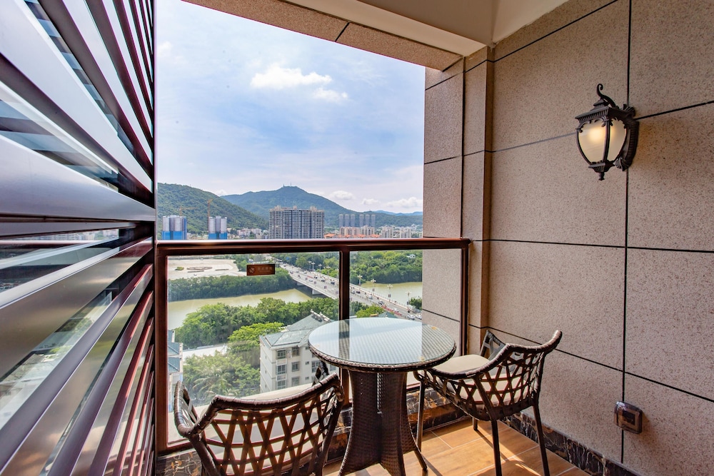 Sanya Yuexin Mgm International Hotel 18/25