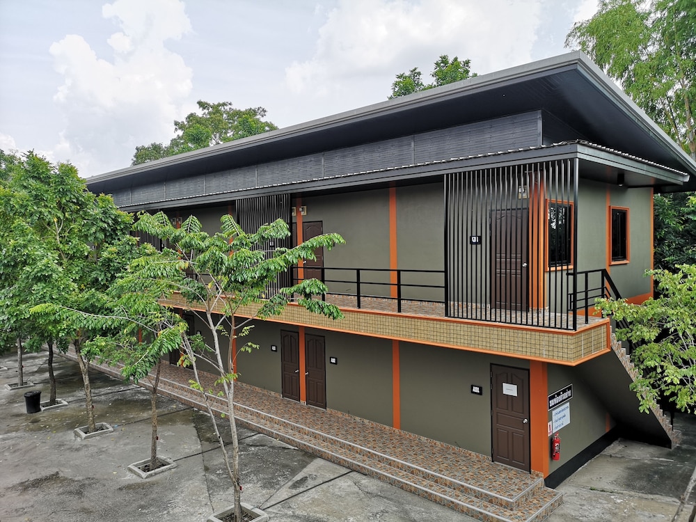 Huaisai Hotel 1/34