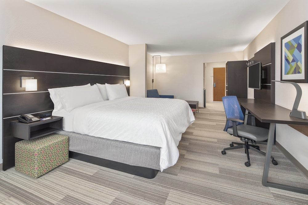 Holiday Inn Express Hotel Suites Hardeeville Hilton Head 34/68
