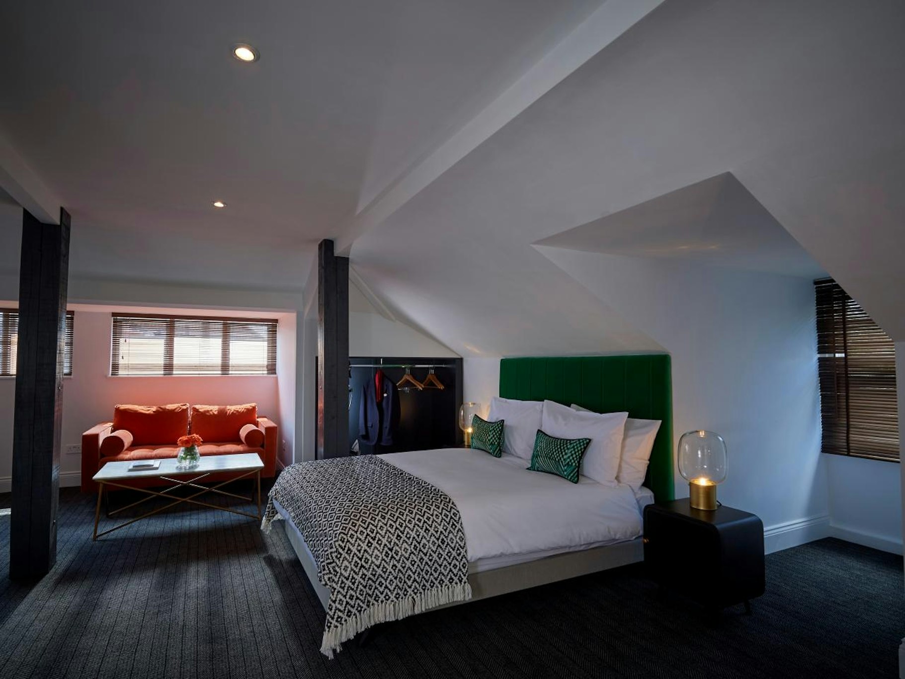 The Lodge Hotel 13/83