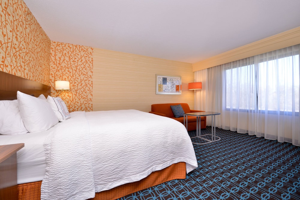 Fairfield Inn Amp Suites By Marriott Rochester West Greece 10/50