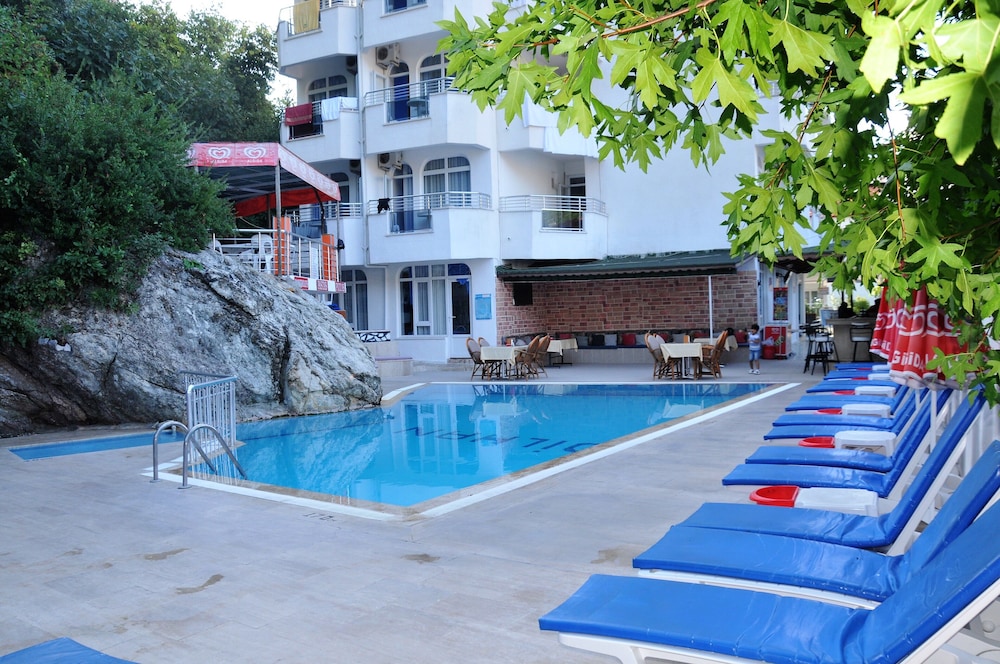 Dilhan Hotel 30/31