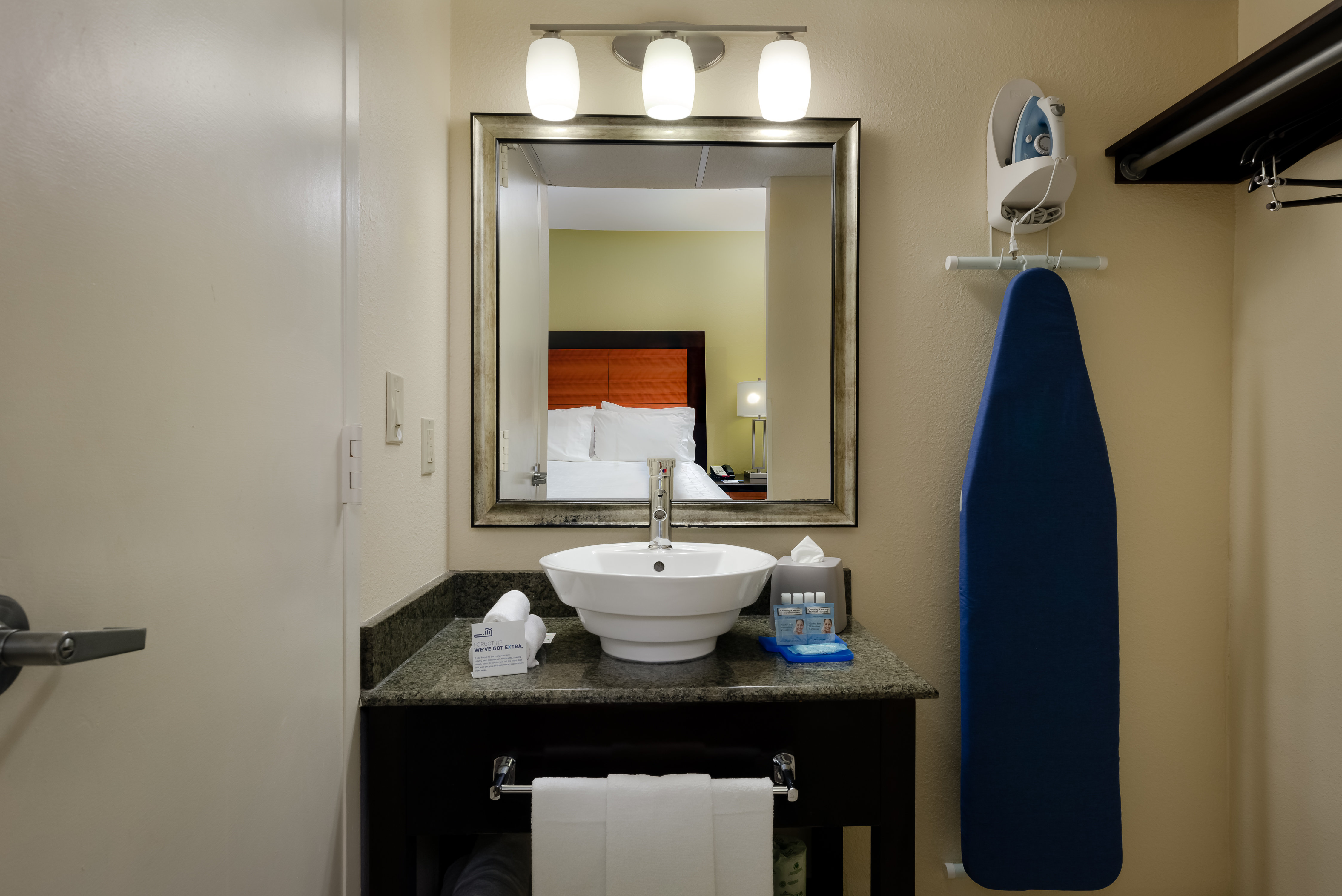 Holiday Inn Express And Suites Atlanta Downtown 48/48