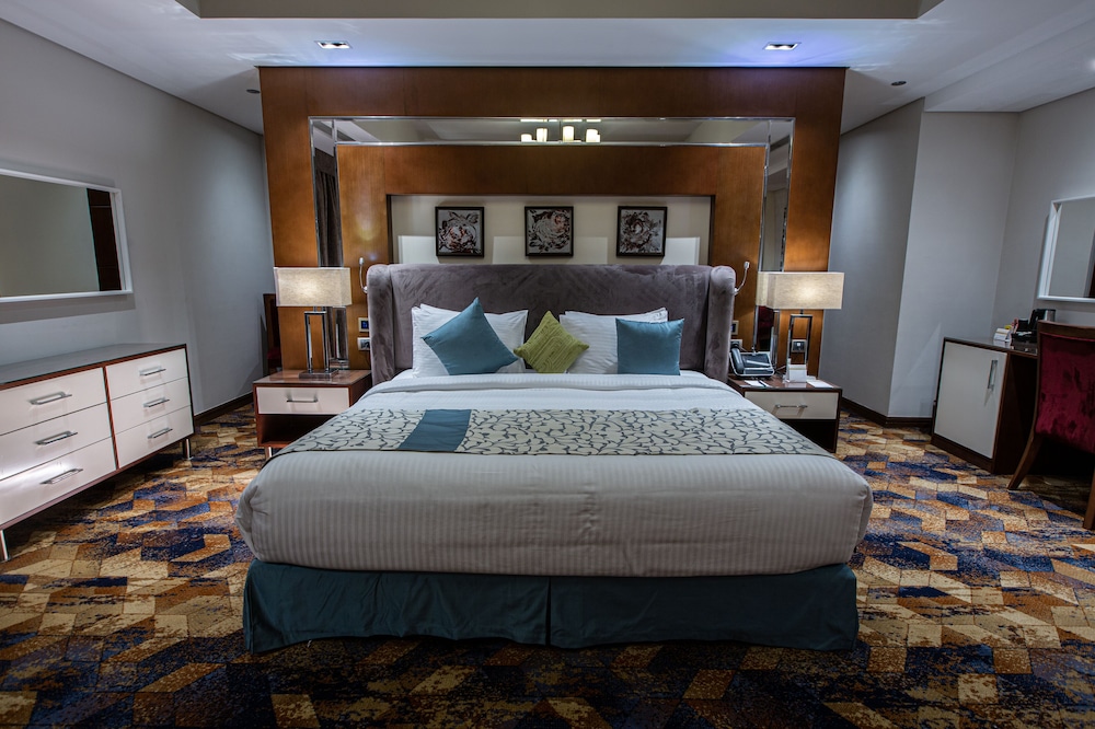 Triumph Luxury Hotel 30/64