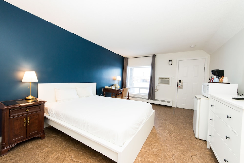 Cloud 9 Inn 26/72