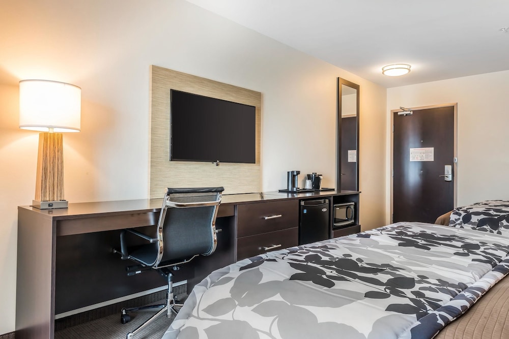 Sleep Inn & Suites Cumberland 27/53