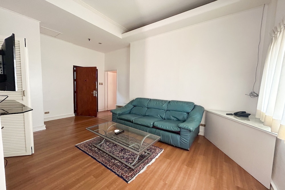 Sunette Tower Suites Makati City Center 53/75